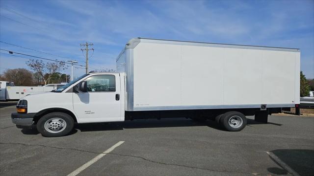 2025 Chevrolet Express Cutaway 4500 Van