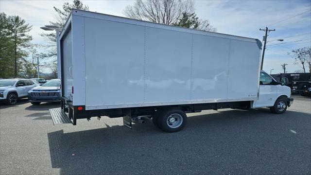2025 Chevrolet Express Cutaway 4500 Van
