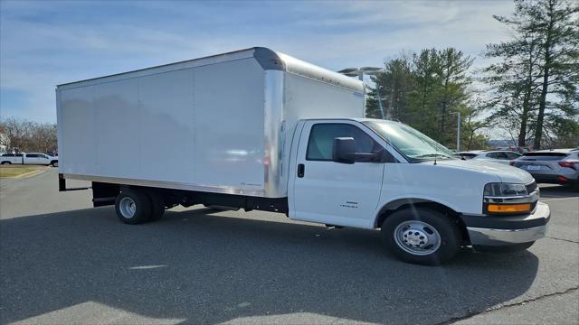 2025 Chevrolet Express Cutaway 4500 Van