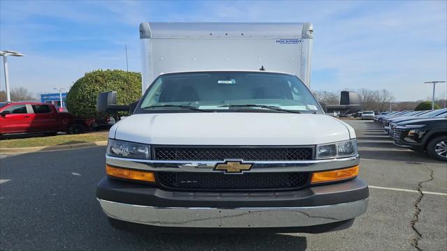 2025 Chevrolet Express Cutaway 4500 Van