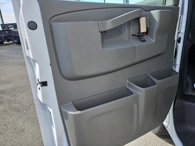 2025 Chevrolet Express Cutaway 4500 Van