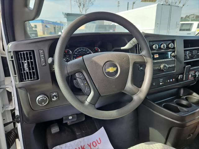 2025 Chevrolet Express Cutaway 4500 Van
