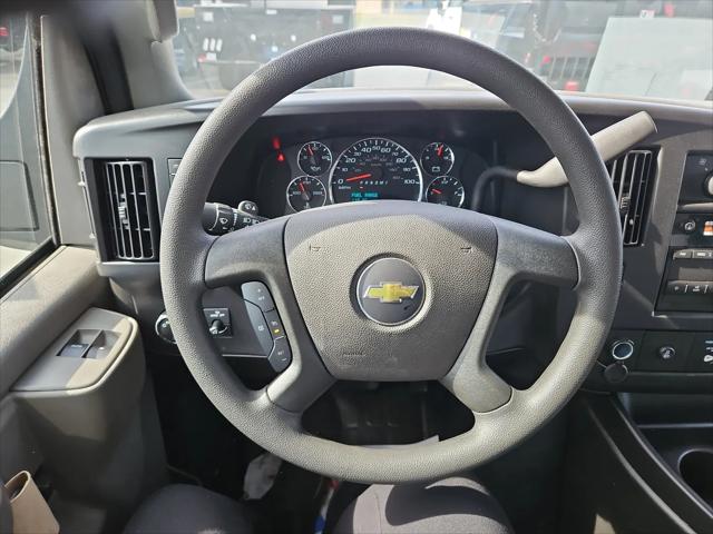 2025 Chevrolet Express Cutaway 4500 Van