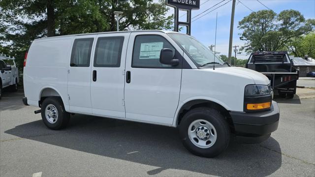 2025 Chevrolet Express Cargo Van RWD 2500 Regular Wheelbase WT