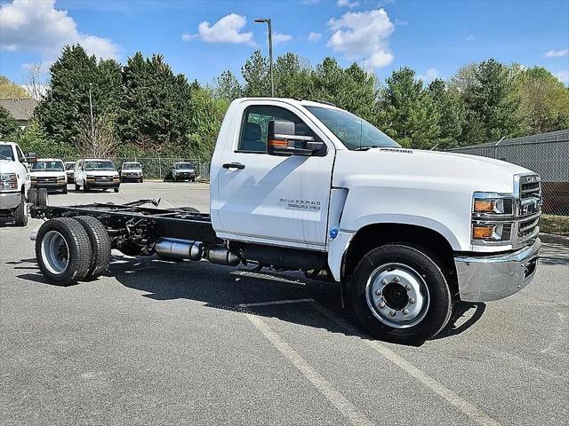 2024 Chevrolet Silverado 6500HD 1WT