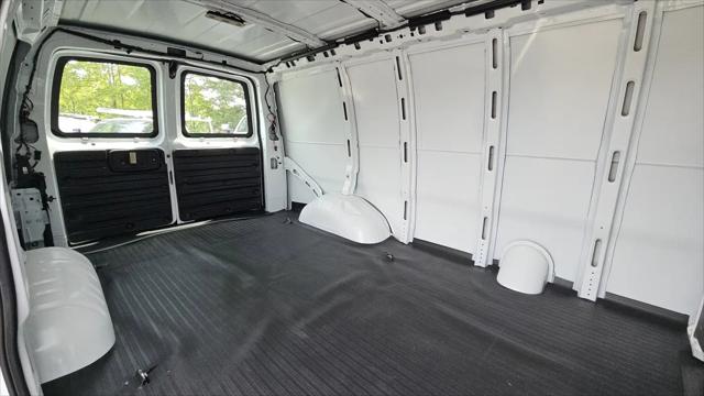 2025 Chevrolet Express Cargo Van RWD 2500 Regular Wheelbase WT