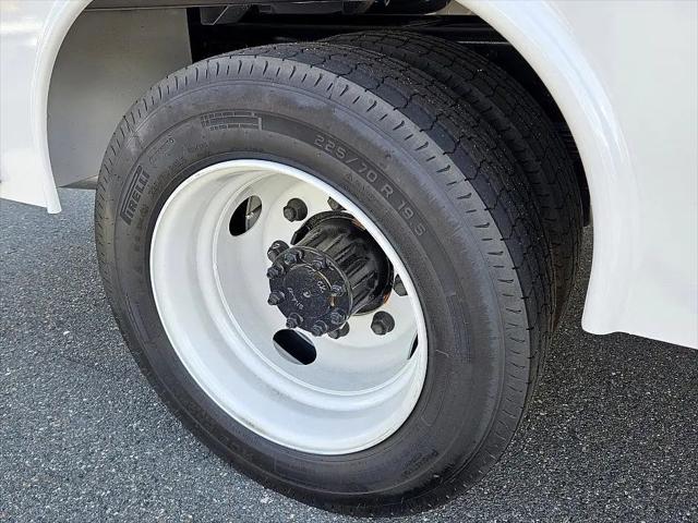 2024 Chevrolet Silverado 6500HD 1WT