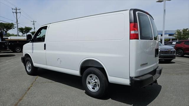 2025 Chevrolet Express Cargo Van RWD 2500 Regular Wheelbase WT