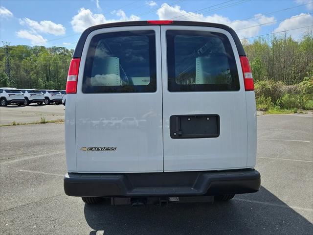 2025 Chevrolet Express Cargo Van RWD 2500 Extended Wheelbase WT