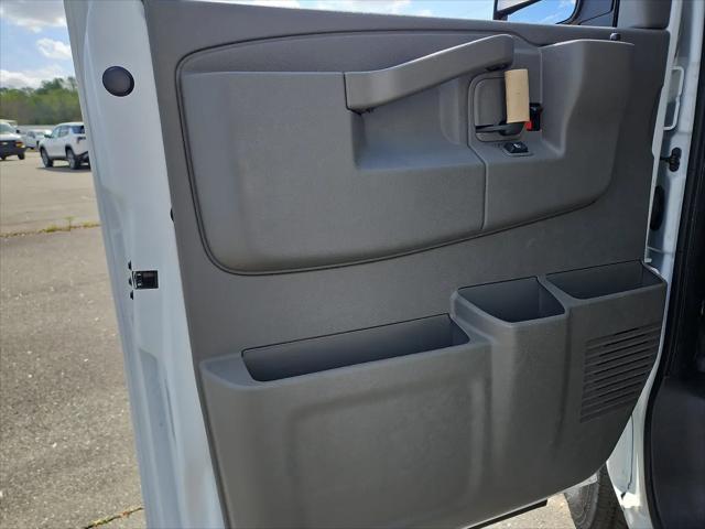 2025 Chevrolet Express Cargo Van RWD 2500 Extended Wheelbase WT