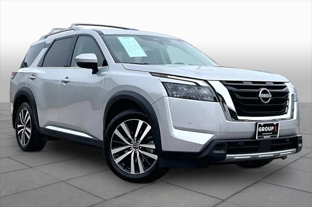2025 Nissan Pathfinder Platinum FWD
