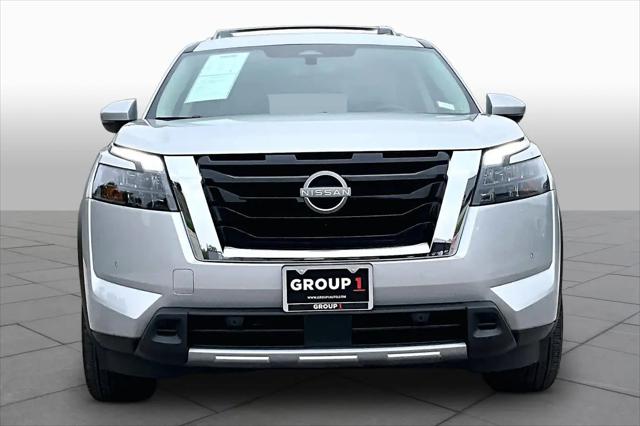 2025 Nissan Pathfinder Platinum FWD