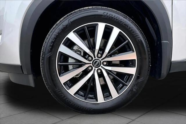 2025 Nissan Pathfinder Platinum FWD