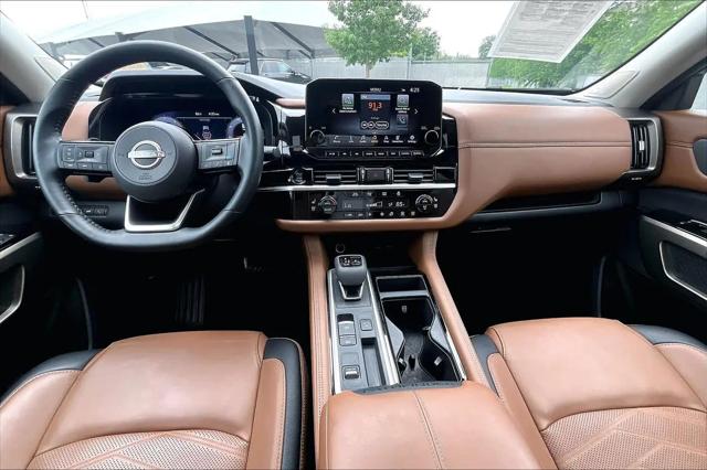 2025 Nissan Pathfinder Platinum FWD