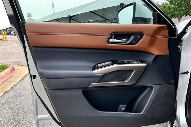 2025 Nissan Pathfinder Platinum FWD