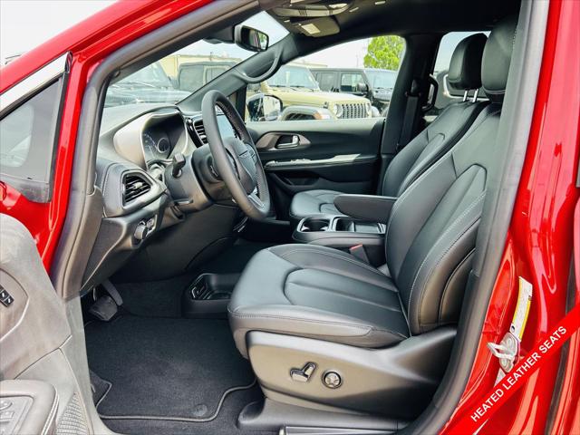 2027 Chrysler Pacifica PACIFICA SELECT