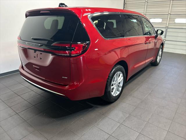 2027 Chrysler Pacifica PACIFICA SELECT AWD