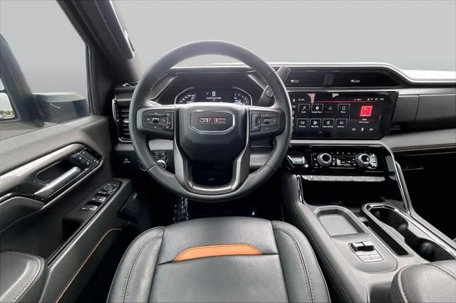 2025 GMC Sierra 2500HD 4WD Crew Cab Standard Bed AT4