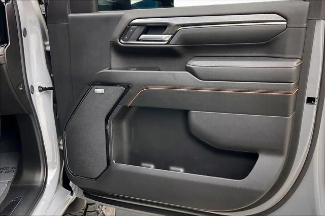 2025 GMC Sierra 2500HD 4WD Crew Cab Standard Bed AT4