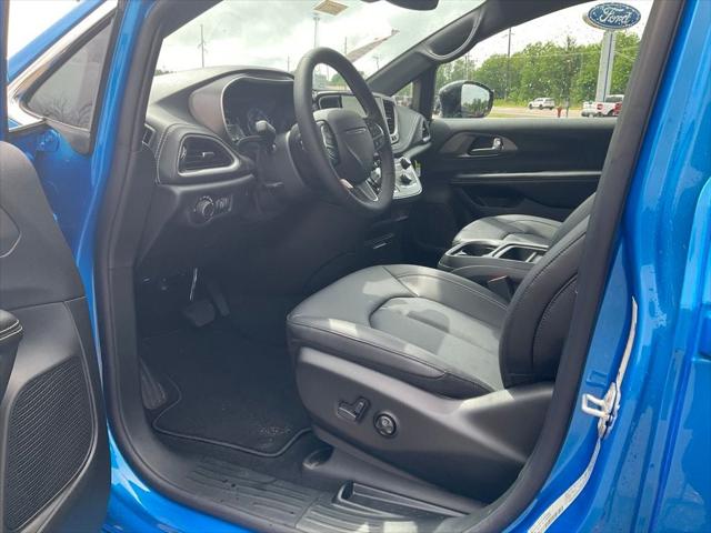 2027 Chrysler Pacifica PACIFICA SELECT AWD 2027 Chrysler Pacifica PACIFICA SELECT AWD