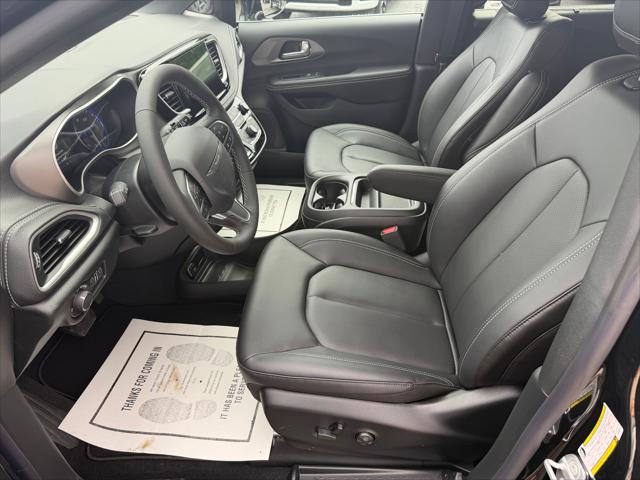 2027 Chrysler Pacifica PACIFICA SELECT AWD 2027 Chrysler Pacifica PACIFICA SELECT AWD