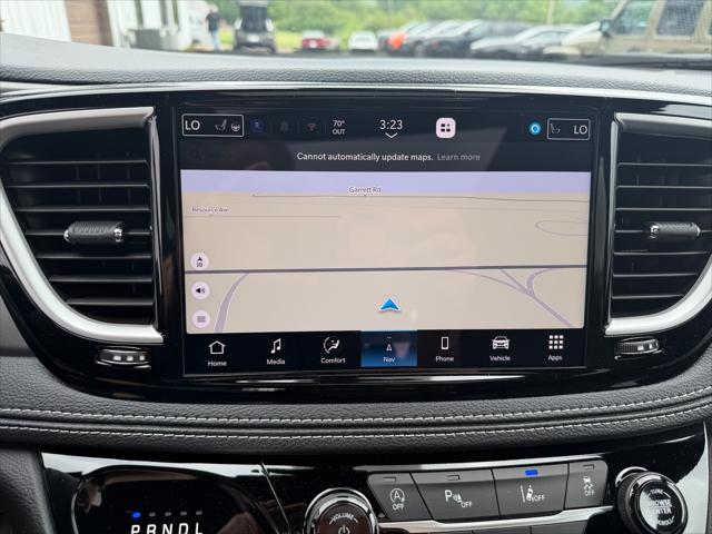 2027 Chrysler Pacifica Select
