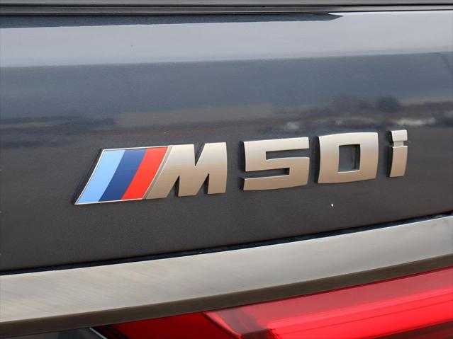 2022 BMW X7 M50i