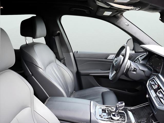 2022 BMW X7 M50i