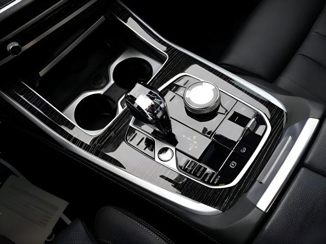 2022 BMW X7 M50i