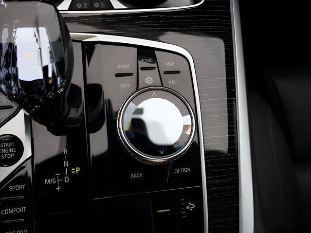 2022 BMW X7 M50i