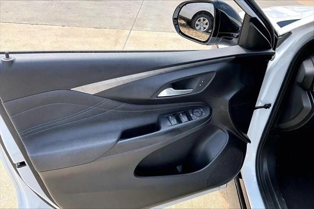 2025 Buick NV Sport Touring FWD