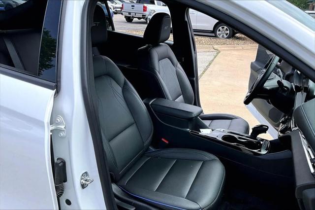 2025 Buick NV Sport Touring FWD