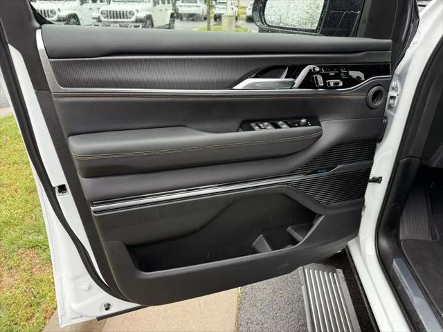2026 Jeep Grand Wagoneer Summit Reserve 4x4