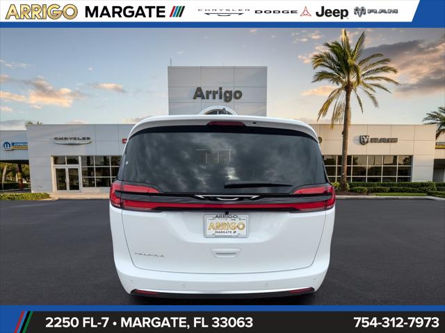 2027 Chrysler Pacifica Select