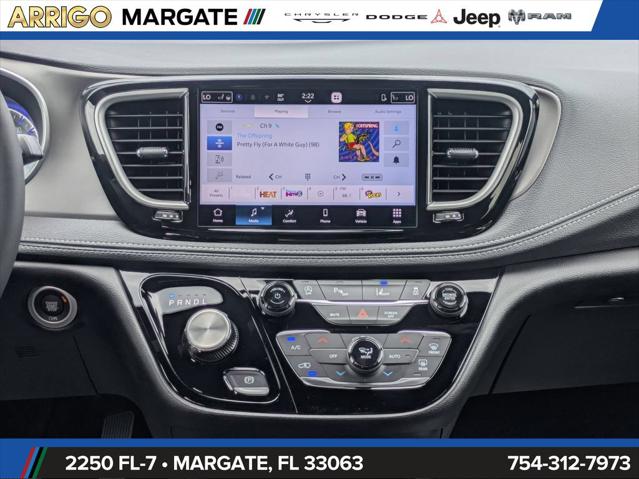 2027 Chrysler Pacifica Select