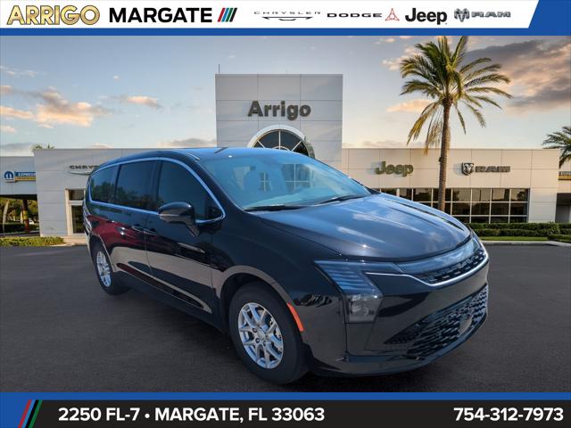 2027 Chrysler Pacifica Select for sale in Margate, FL
