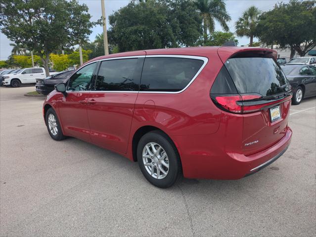 2027 Chrysler Pacifica Select