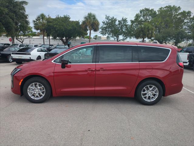 2027 Chrysler Pacifica Select