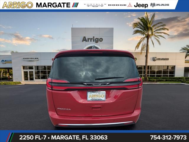 2027 Chrysler Pacifica Select