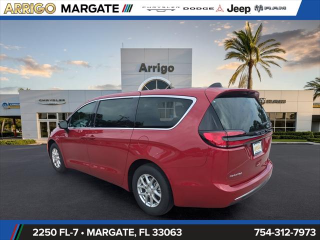 2027 Chrysler Pacifica Select