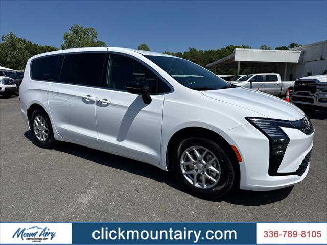 2027 Chrysler Pacifica Select for sale in Mount Airy, NC