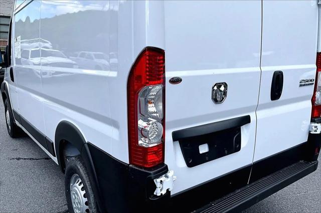 2025 Ram ProMaster 2500 Cargo Van Tradesman High Roof 136" WB w/Pass Seat