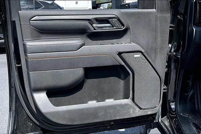 2025 GMC Sierra 2500HD Crew Cab, Standard Bed, AT4, 4WD