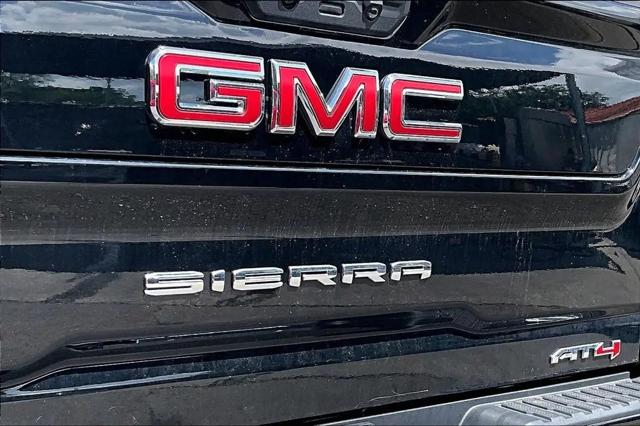 2025 GMC Sierra 2500HD Crew Cab, Standard Bed, AT4, 4WD