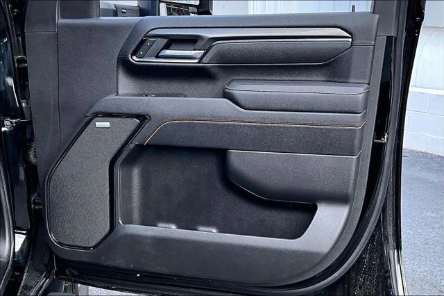 2025 GMC Sierra 2500HD Crew Cab, Standard Bed, AT4, 4WD