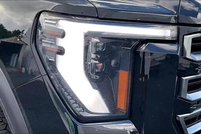 2025 GMC Sierra 2500HD Crew Cab, Standard Bed, AT4, 4WD