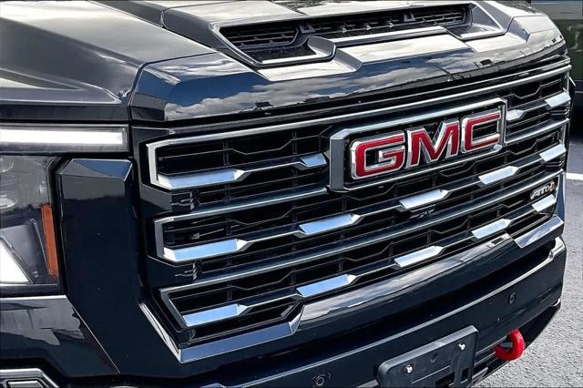 2025 GMC Sierra 2500HD Crew Cab, Standard Bed, AT4, 4WD