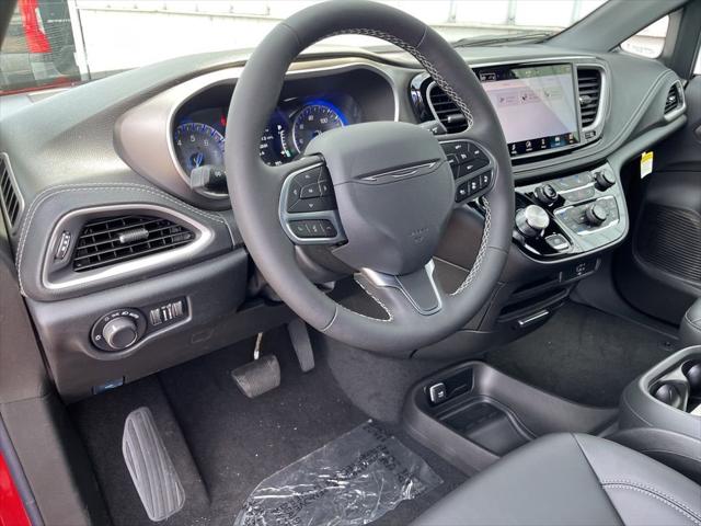2027 Chrysler Pacifica PACIFICA SELECT