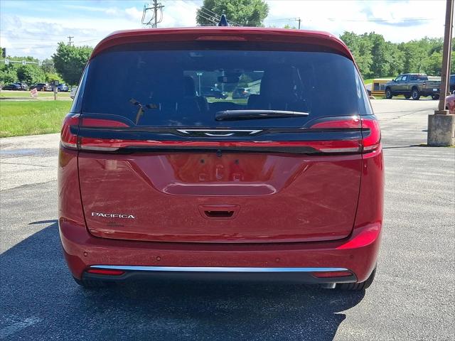 2027 Chrysler Pacifica Select