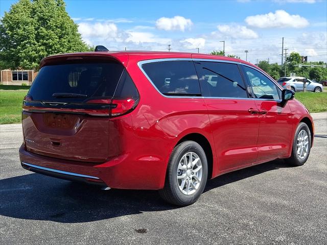 2027 Chrysler Pacifica Select
